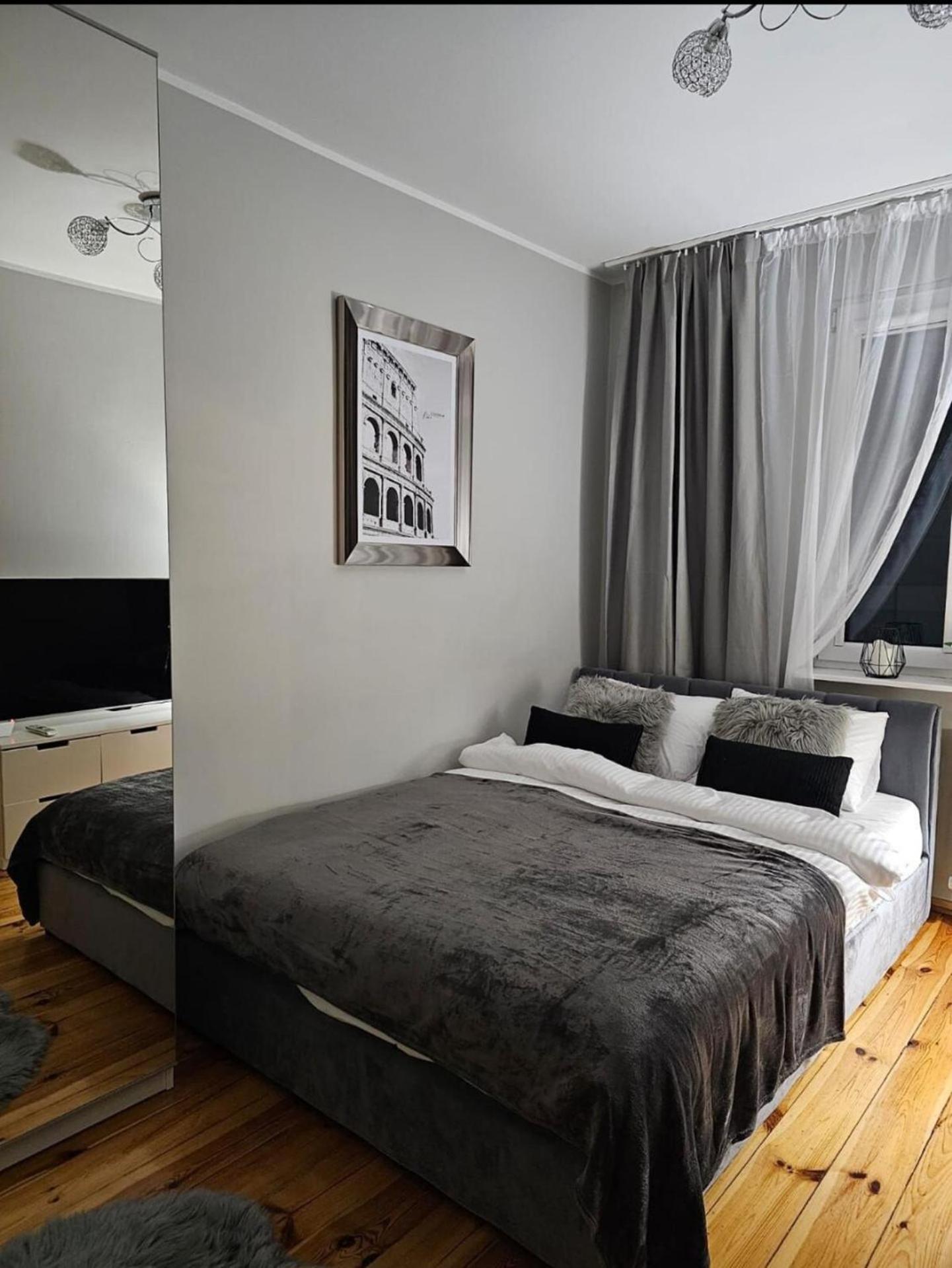 Apartment In Zyrardow 10Min To Suntago المظهر الخارجي الصورة